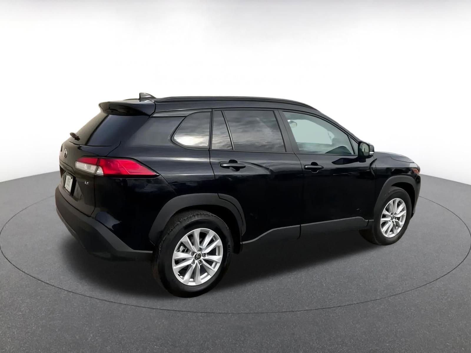 Thumbnail: 2025 Toyota Corolla Cross - 15