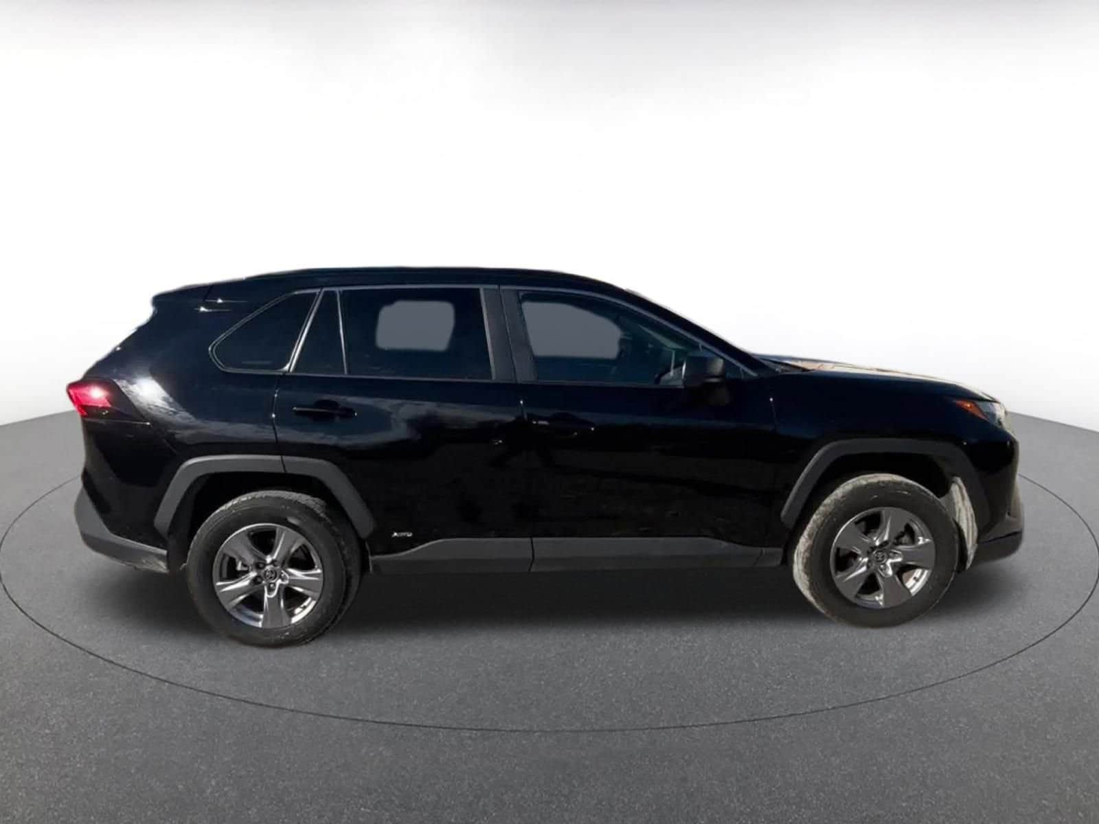 Thumbnail: 2025 Toyota RAV4 - 16