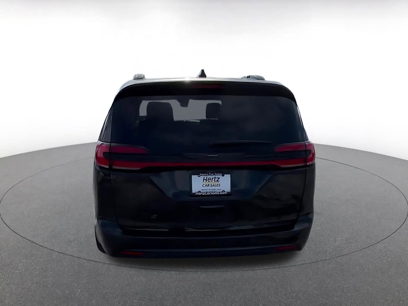 Thumbnail: 2025 Chrysler Pacifica - 12