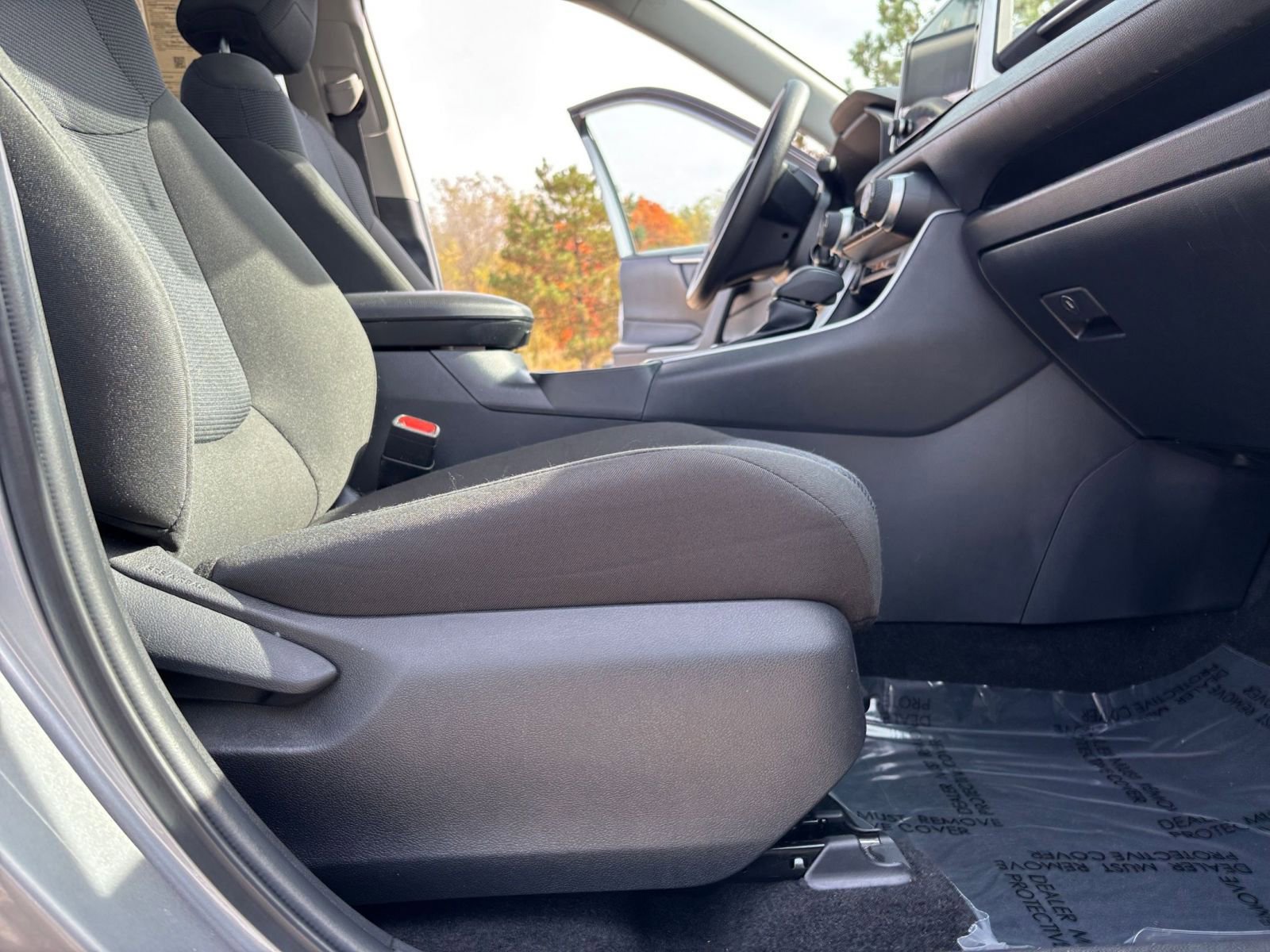 Thumbnail: 2025 Toyota RAV4 - 25