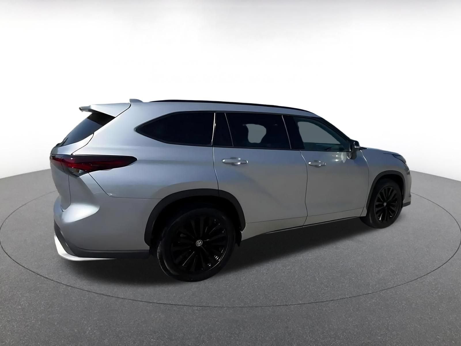 Thumbnail: 2025 Toyota Highlander - 14