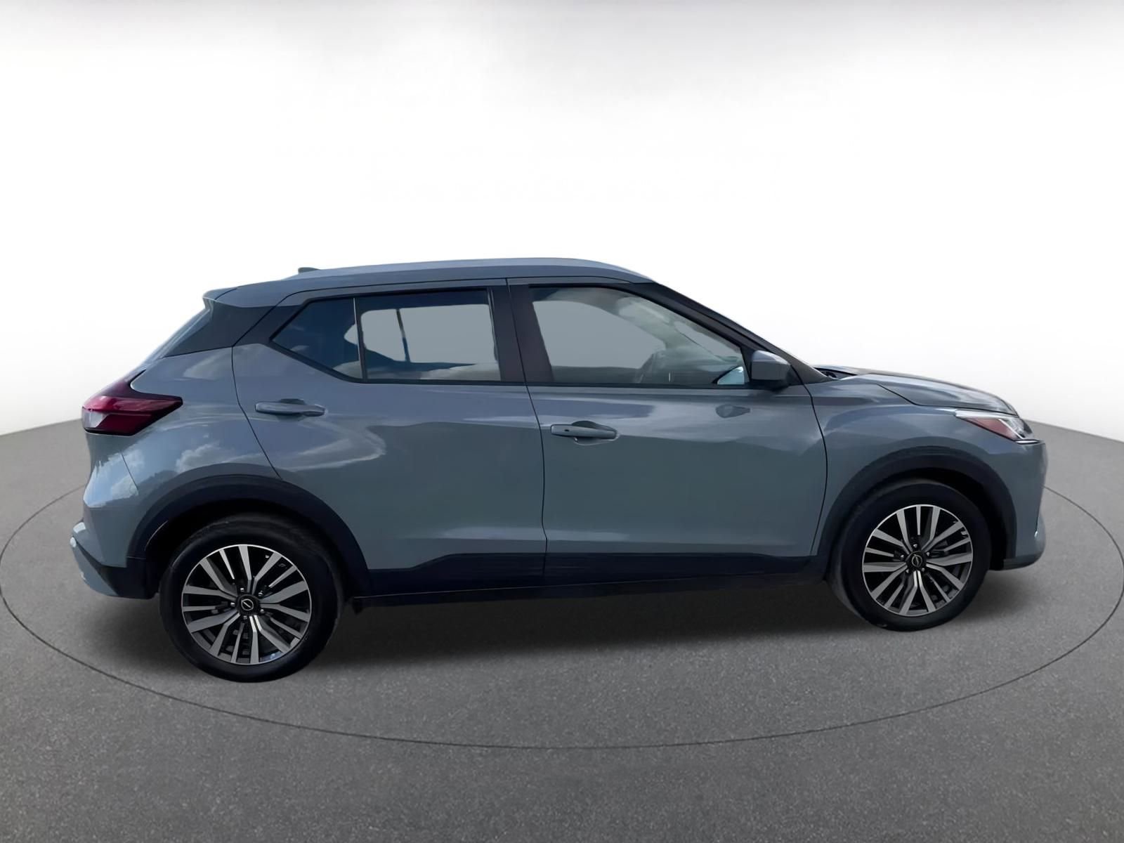 Thumbnail: 2024 Nissan Kicks - 16