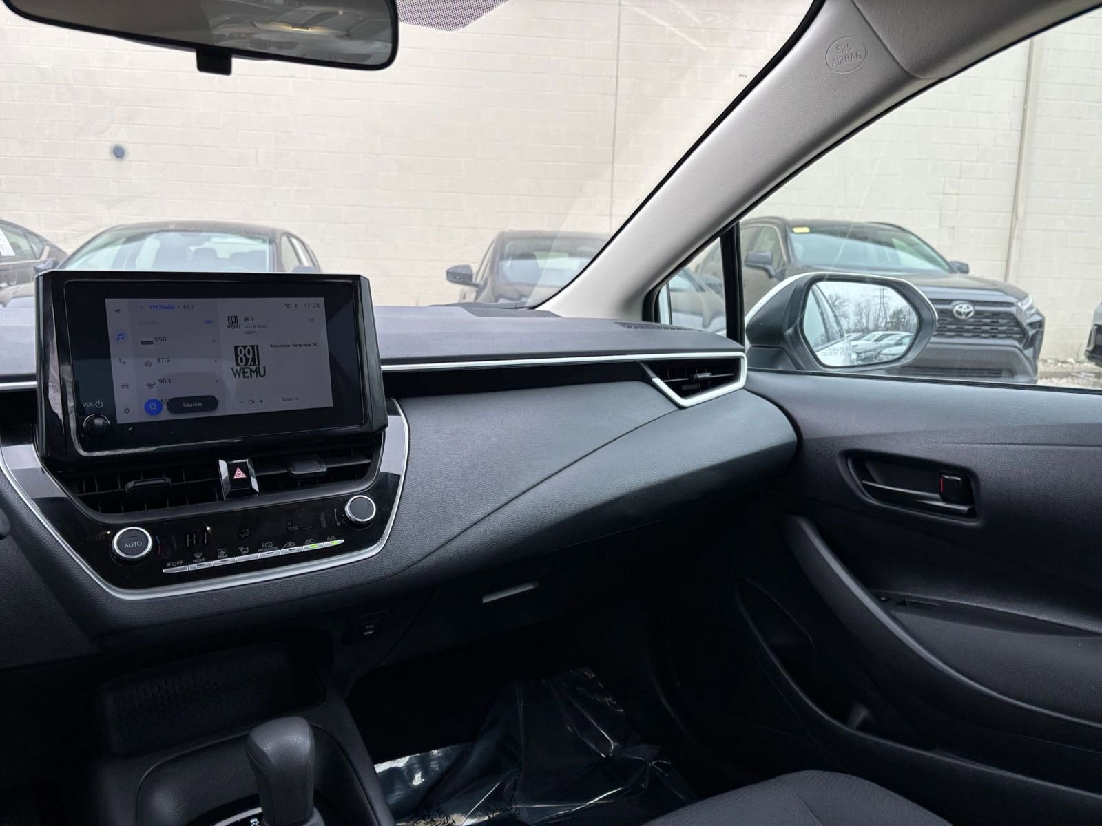 Thumbnail: 2025 Toyota Corolla - 34