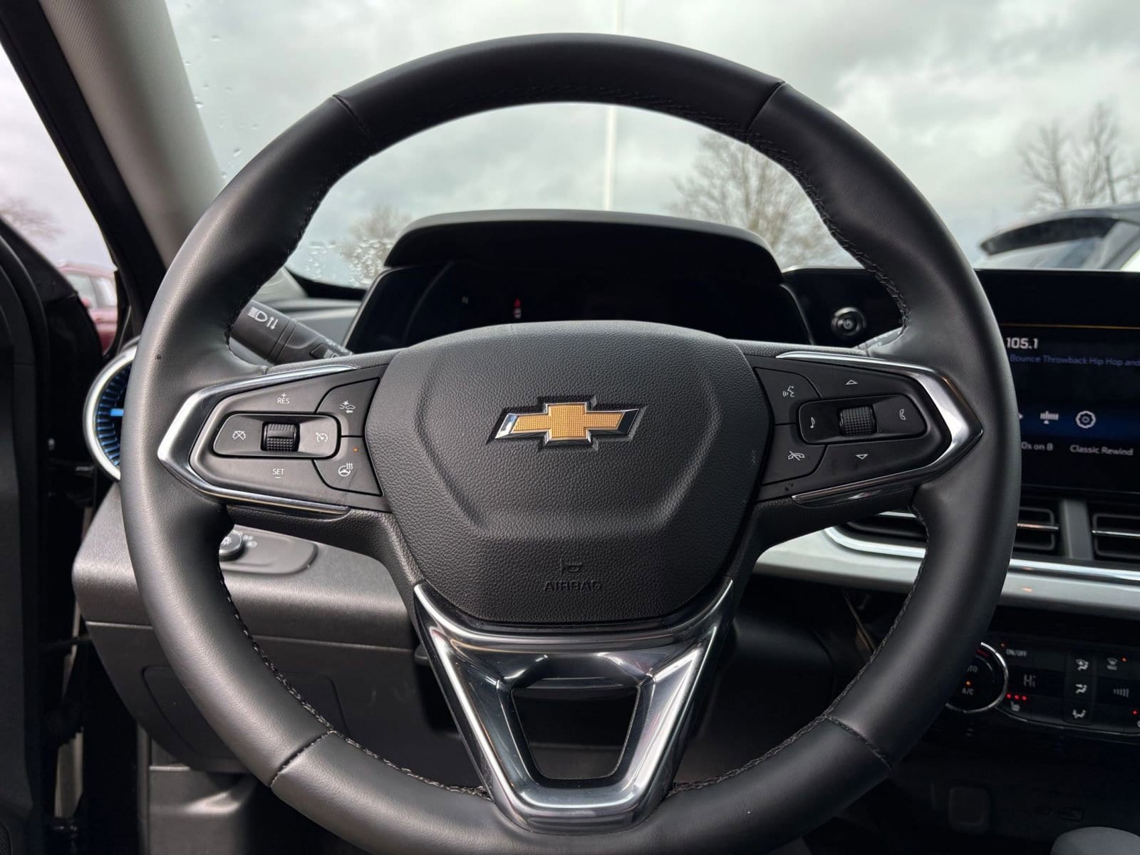 Thumbnail: 2025 Chevrolet Trax - 28