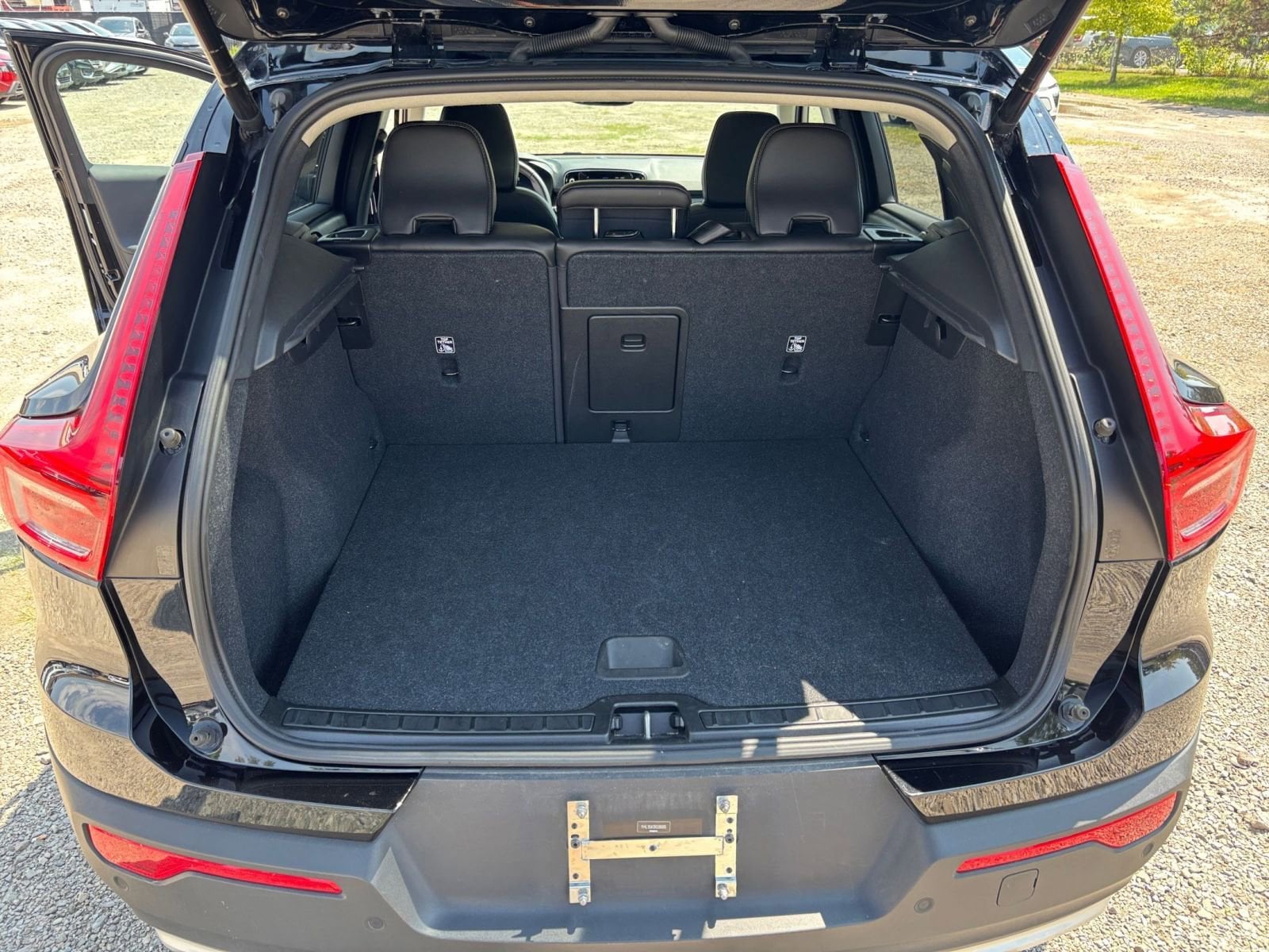 Thumbnail: 2024 Volvo XC40 - 31