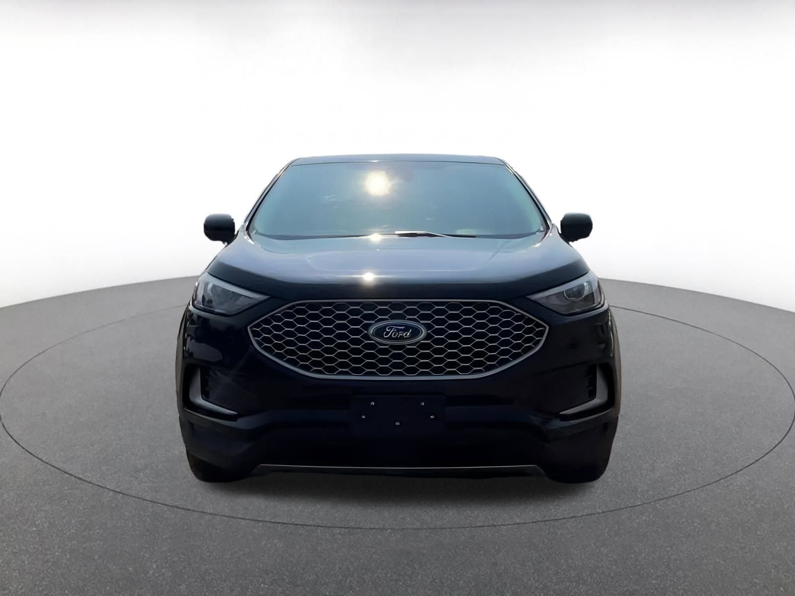 Thumbnail: 2023 Ford Edge - 4