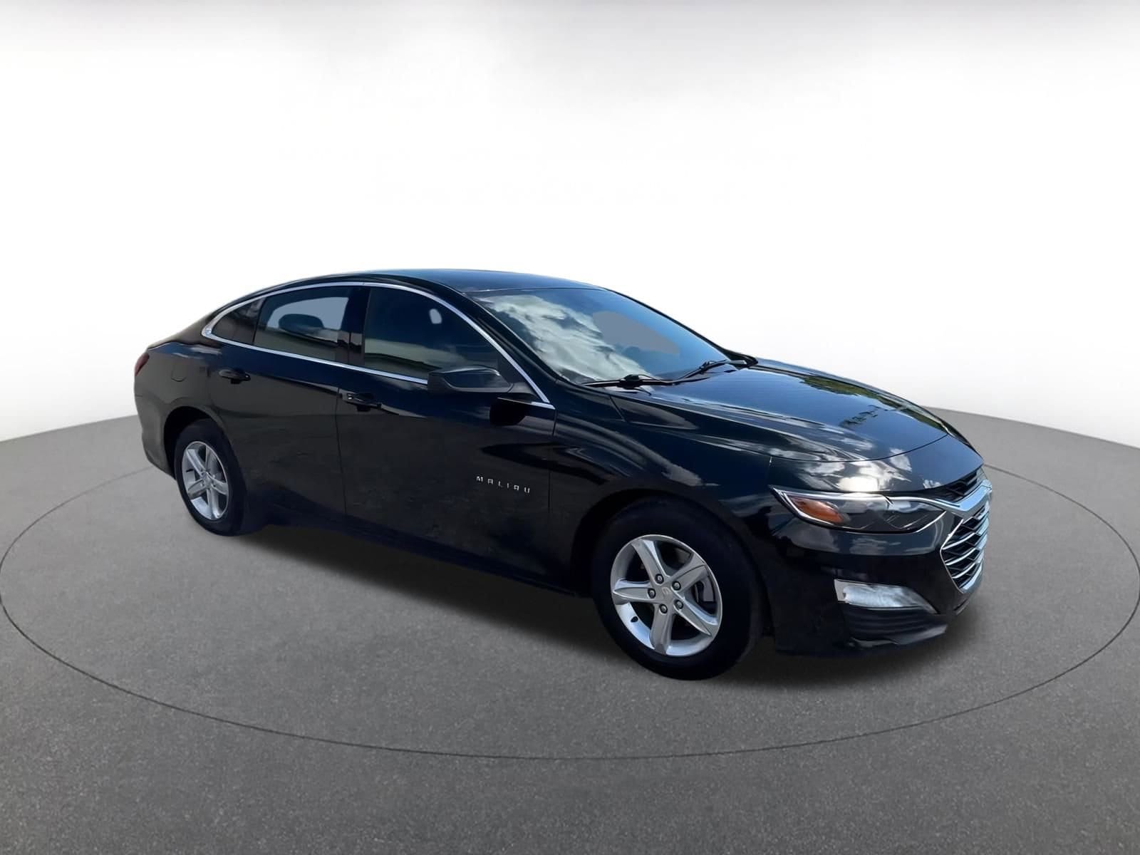 Thumbnail: 2023 Chevrolet Malibu - 2