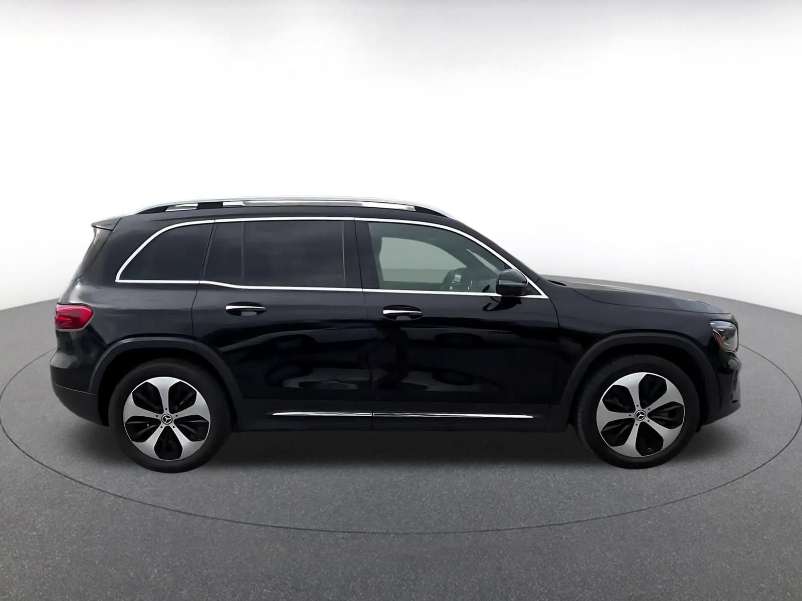 Thumbnail: 2025 Mercedes-Benz GLB - 16