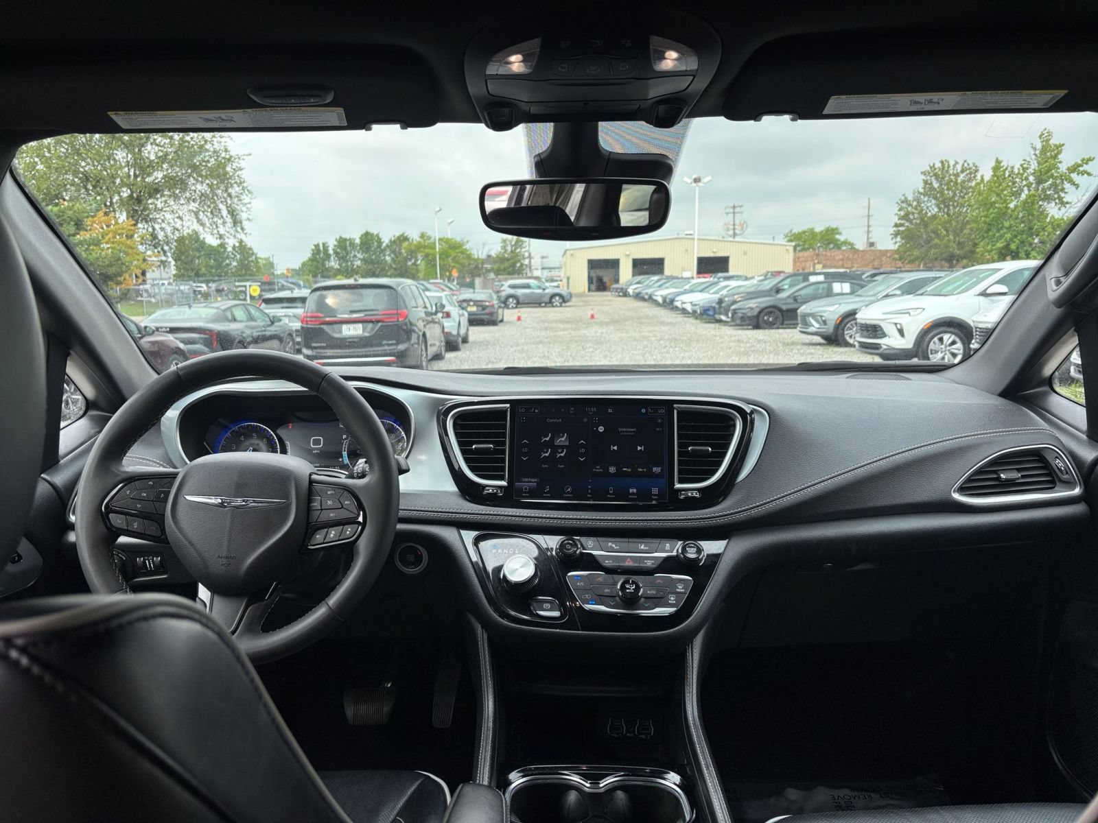 Thumbnail: 2025 Chrysler Pacifica - 33