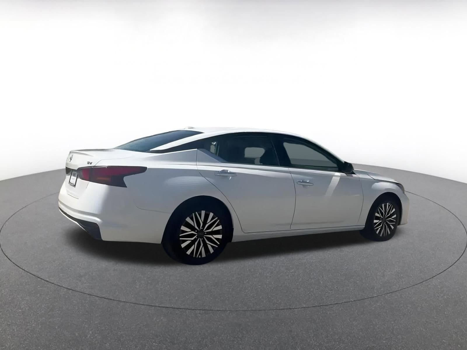 Thumbnail: 2024 Nissan Altima - 15