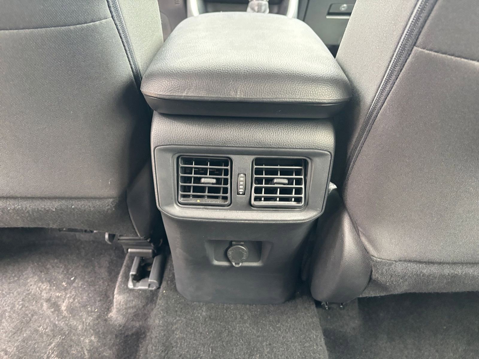 Thumbnail: 2025 Toyota RAV4 - 23