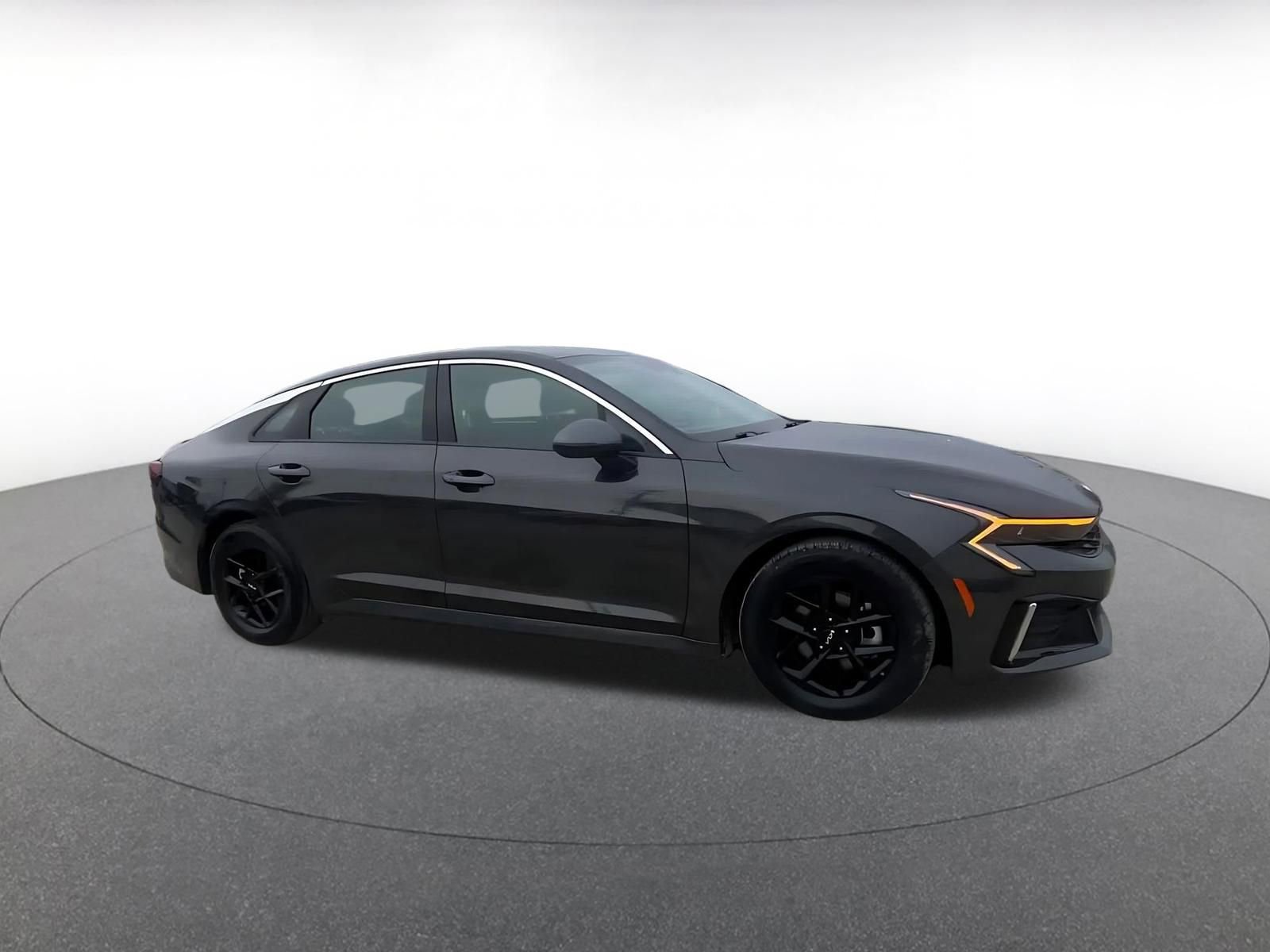 Thumbnail: 2025 Kia K5 - 2