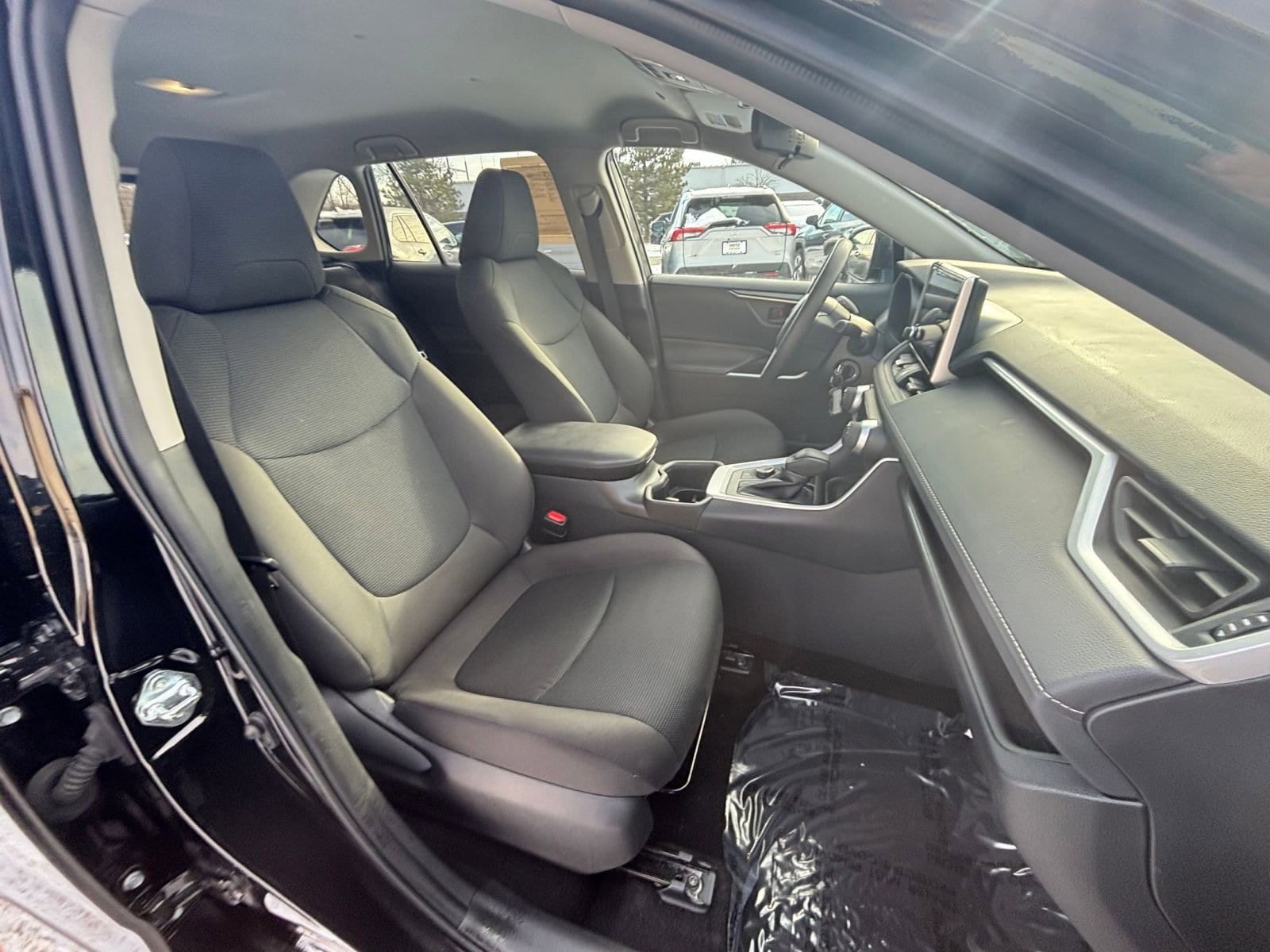 Thumbnail: 2025 Toyota RAV4 - 34