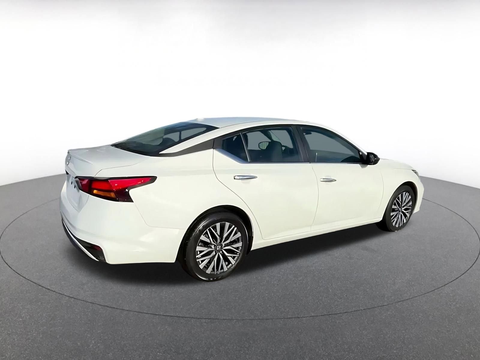 Thumbnail: 2025 Nissan Altima - 14