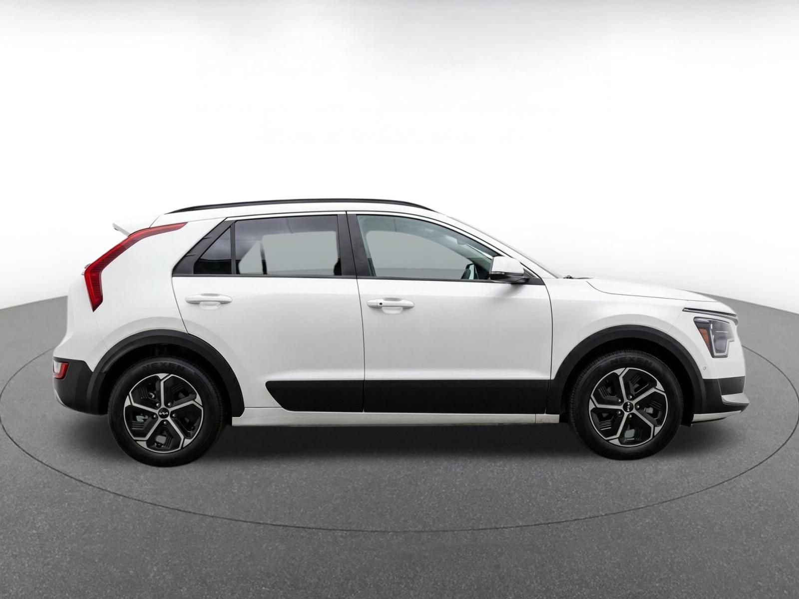 Thumbnail: 2026 Kia Niro - 10