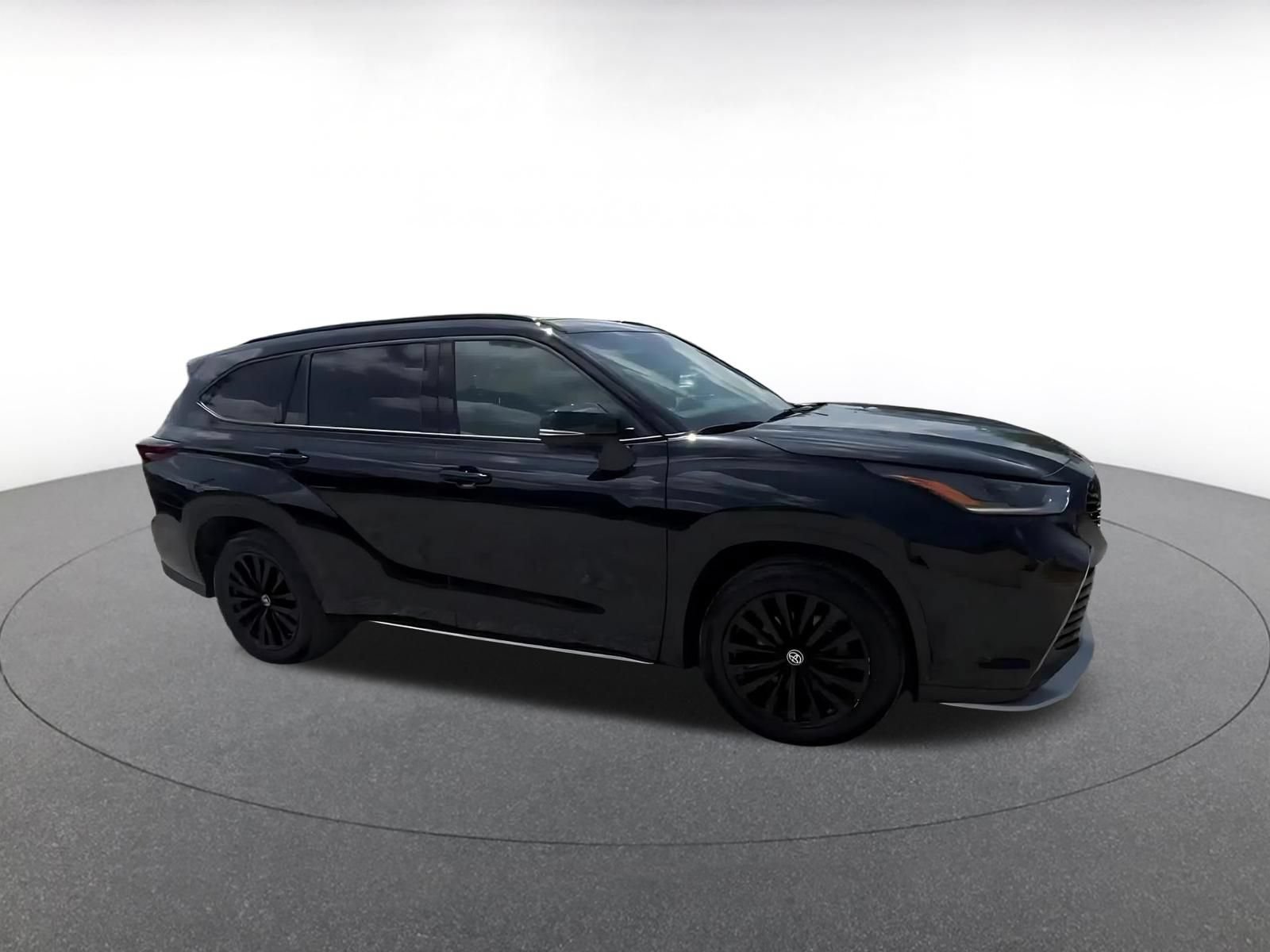 Thumbnail: 2025 Toyota Highlander - 2