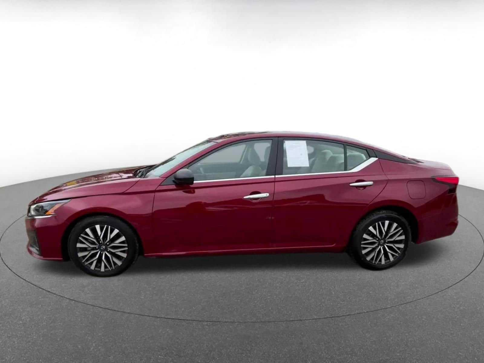 Thumbnail: 2025 Nissan Altima - 9