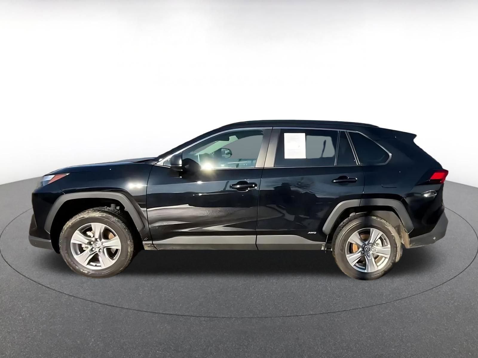 Thumbnail: 2025 Toyota RAV4 - 9