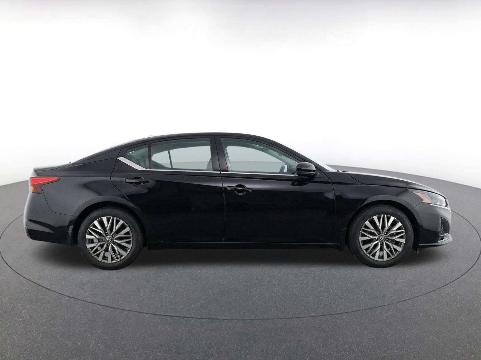 Thumbnail: 2025 Nissan Altima - 10