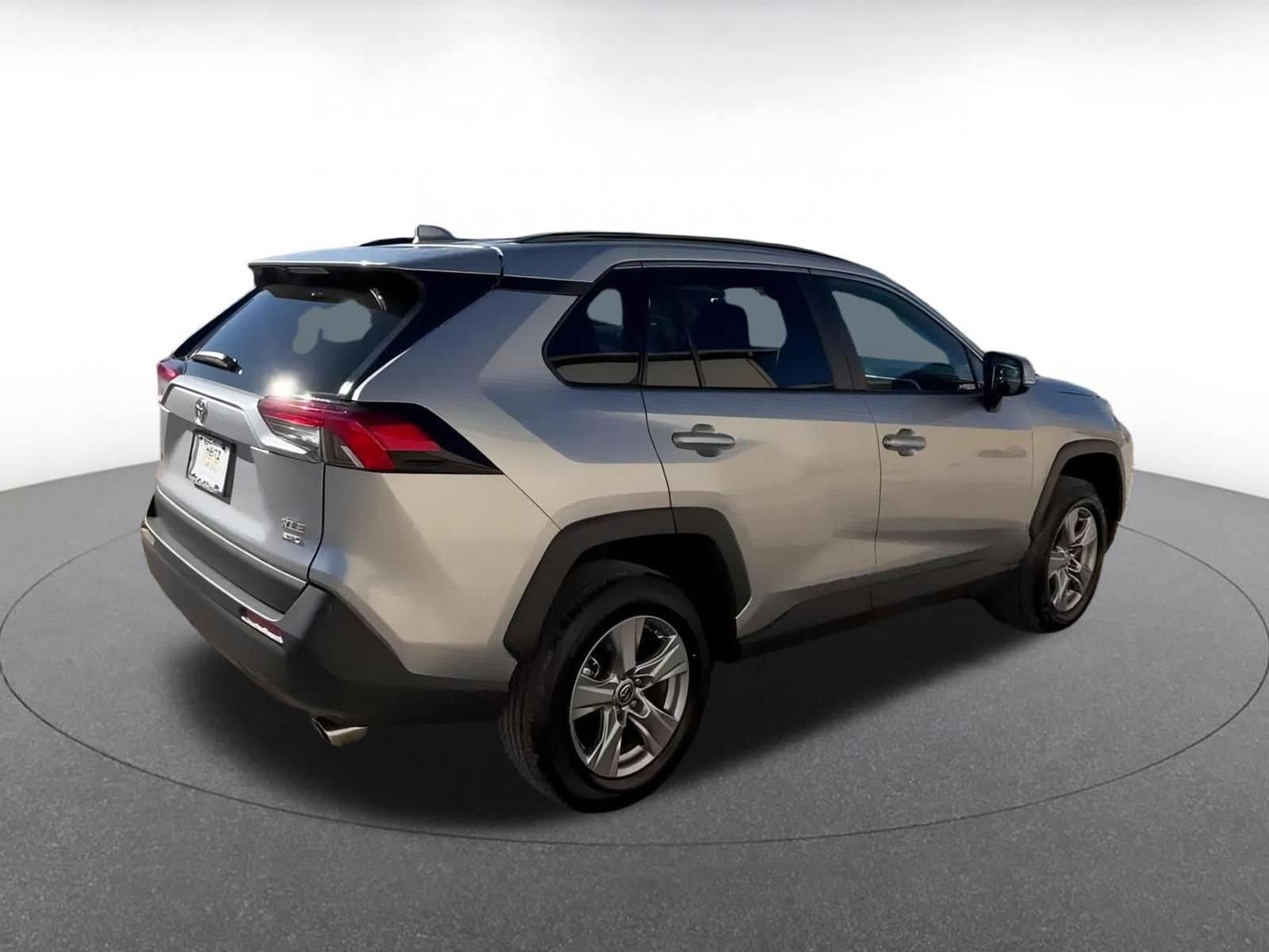 Thumbnail: 2025 Toyota RAV4 - 15