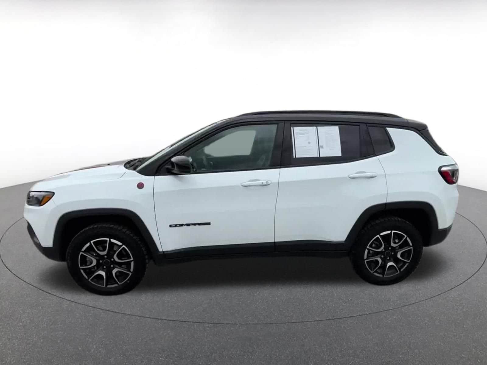 2025 Jeep Compass Trailhawk - Photo 9