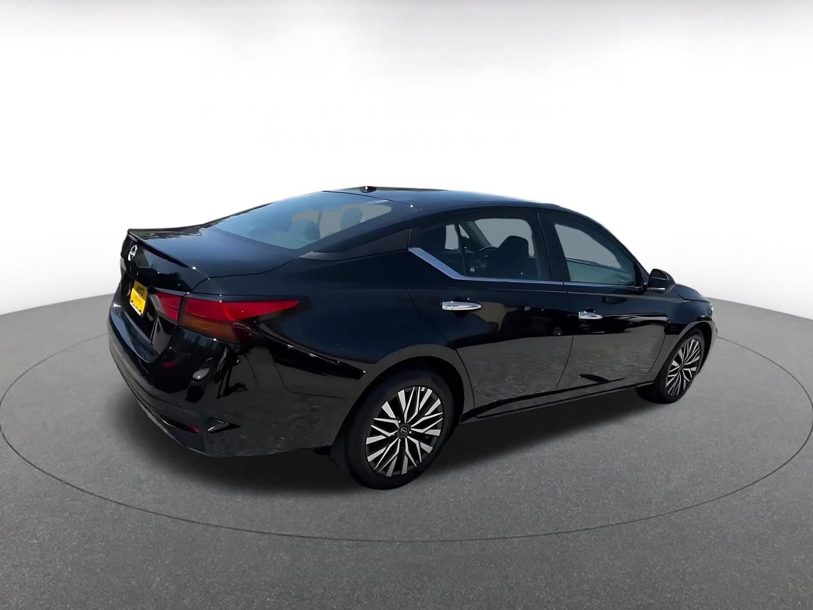 Thumbnail: 2025 Nissan Altima - 15
