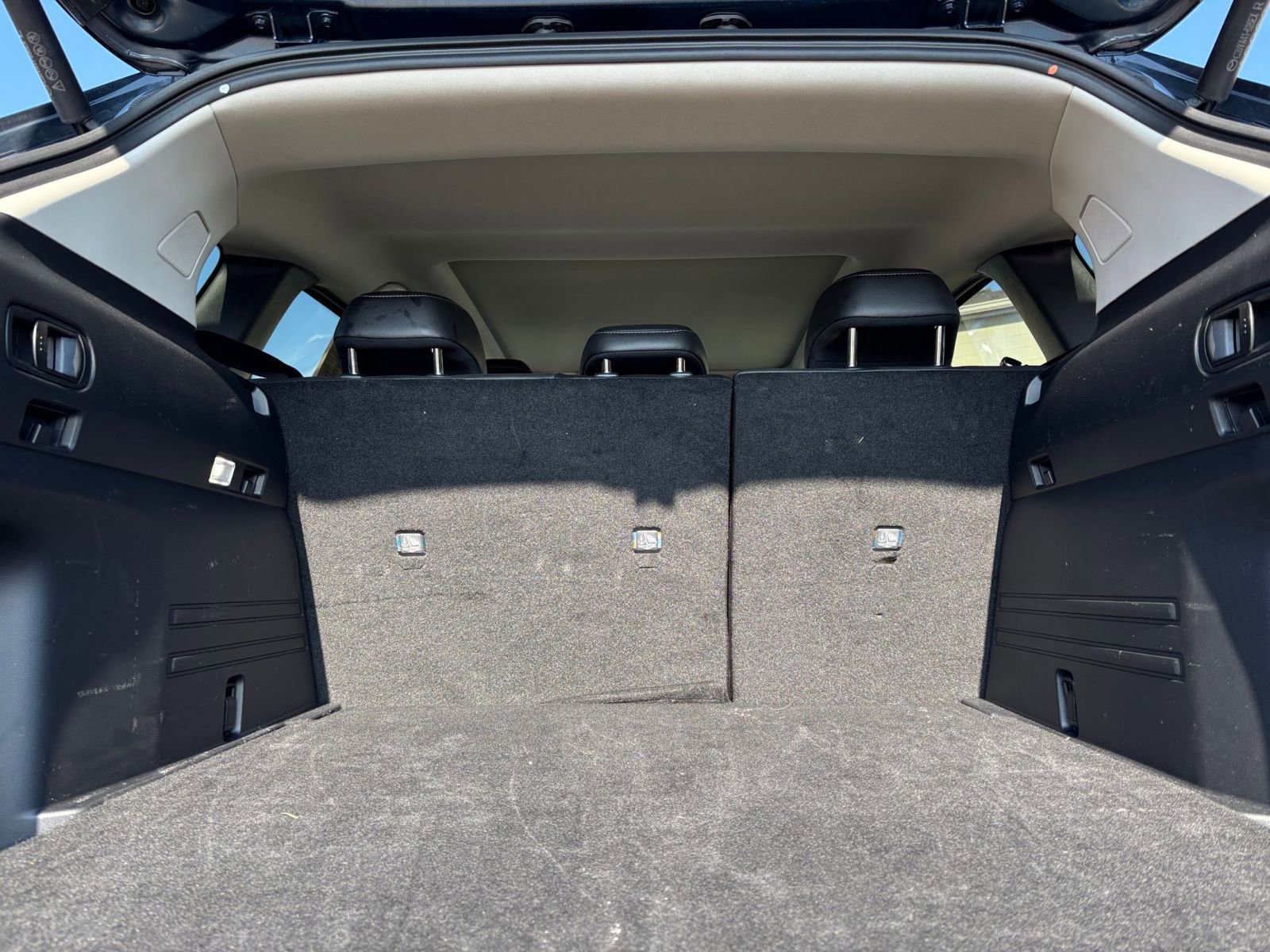 Thumbnail: 2025 Mazda CX-50 - 34