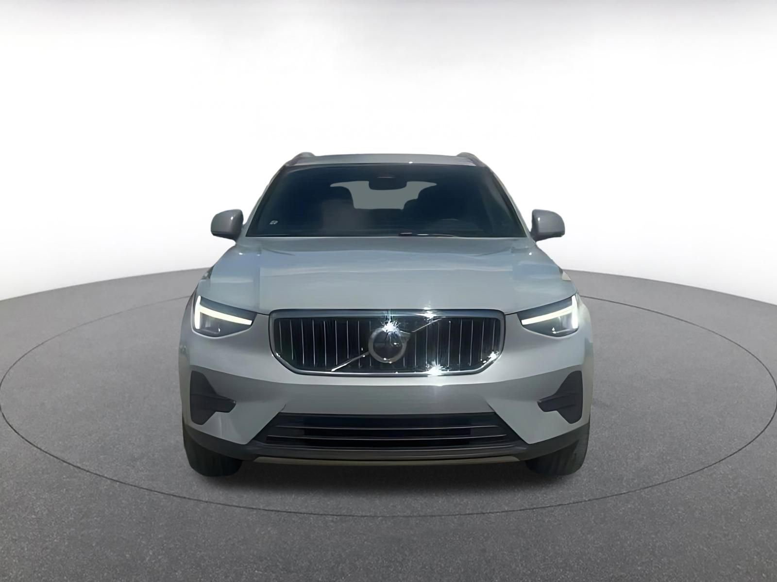 Thumbnail: 2024 Volvo XC40 - 4