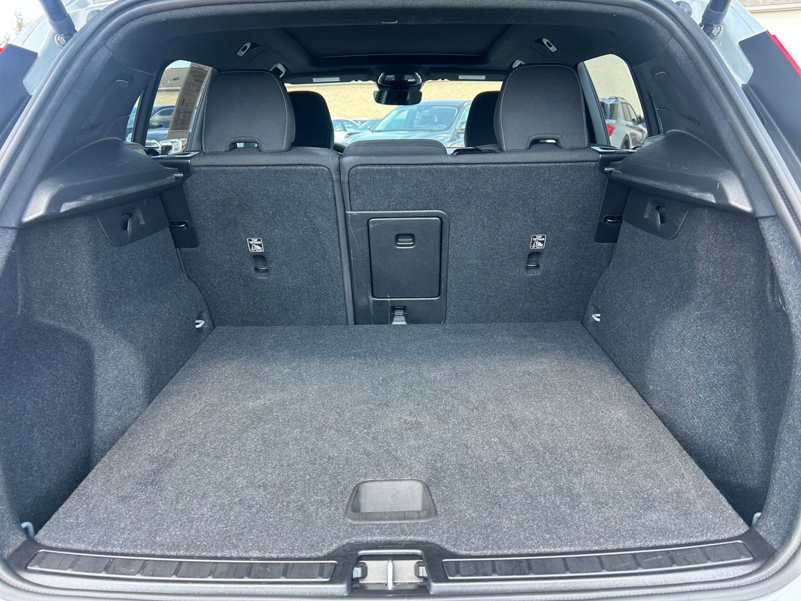 Thumbnail: 2024 Volvo XC40 - 34