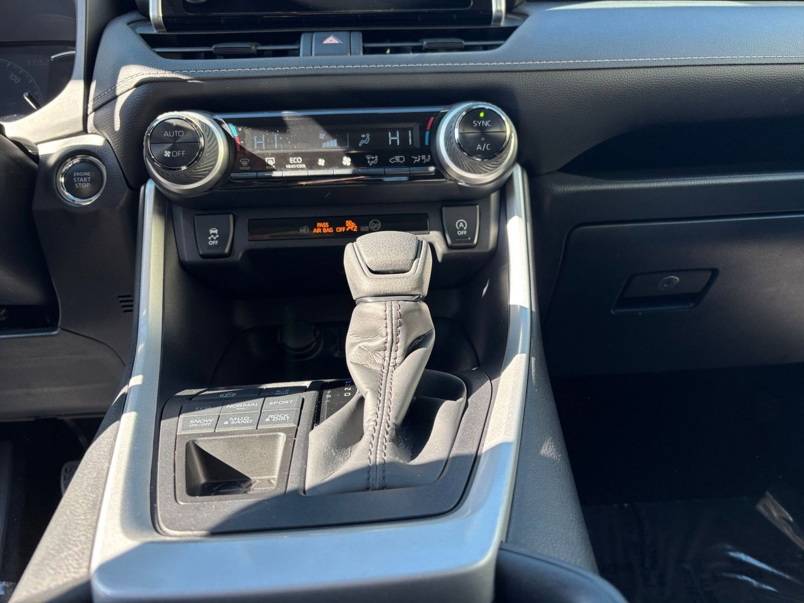 Thumbnail: 2025 Toyota RAV4 - 18