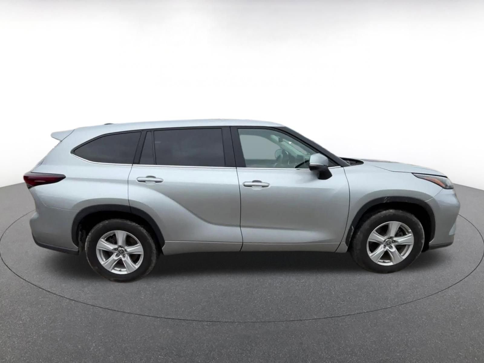 Thumbnail: 2025 Toyota Highlander - 16