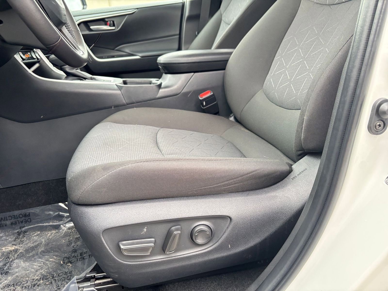 Thumbnail: 2025 Toyota RAV4 - 27