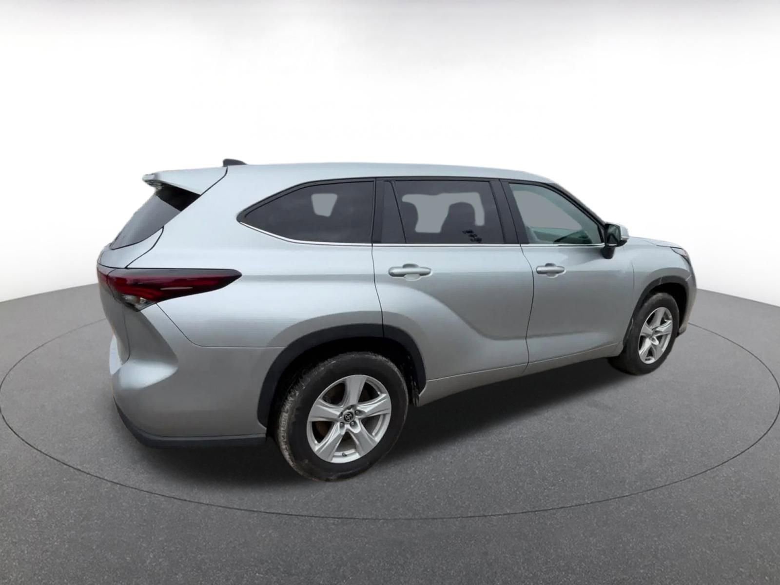 Thumbnail: 2025 Toyota Highlander - 15