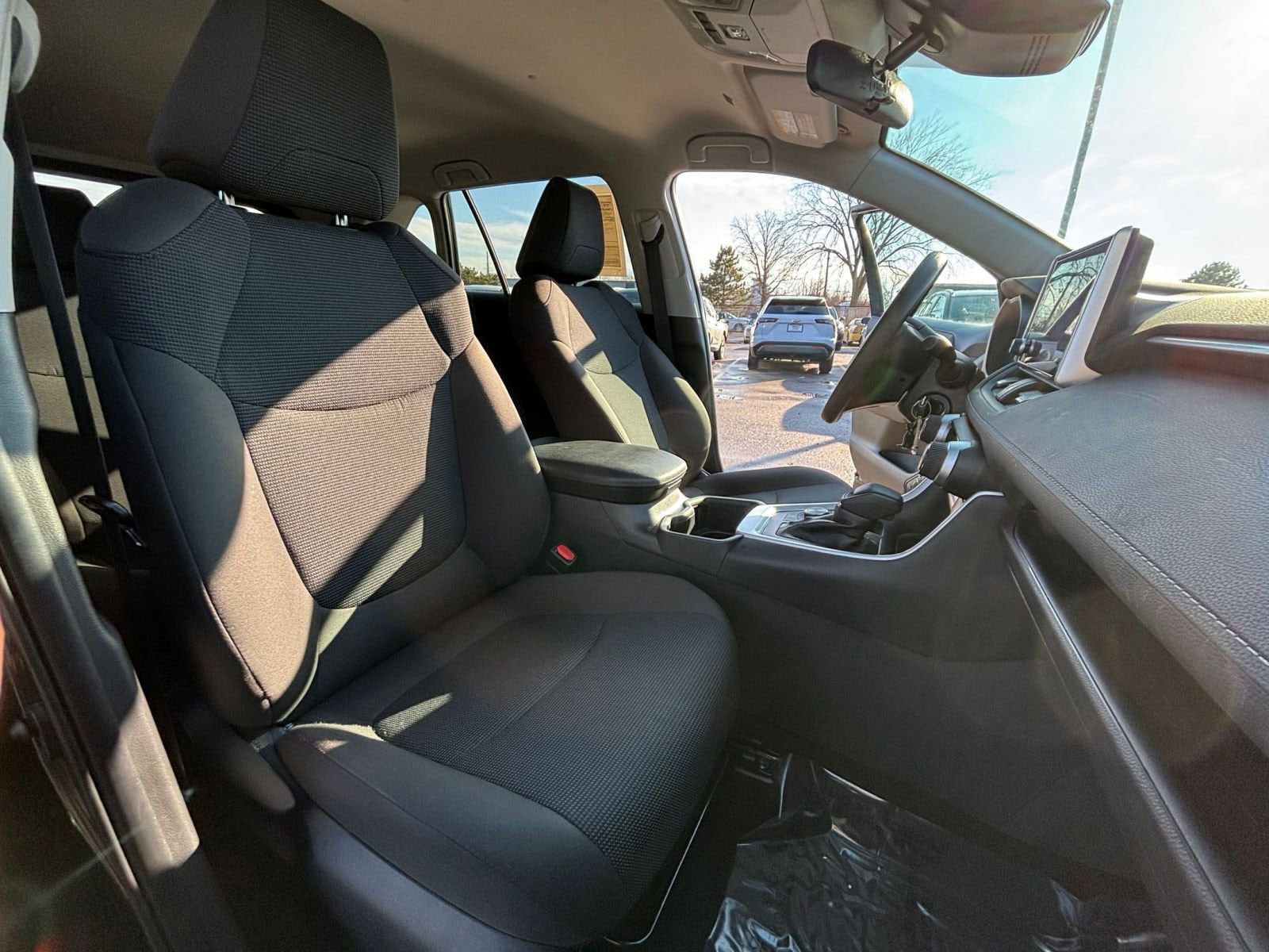 Thumbnail: 2025 Toyota RAV4 - 35