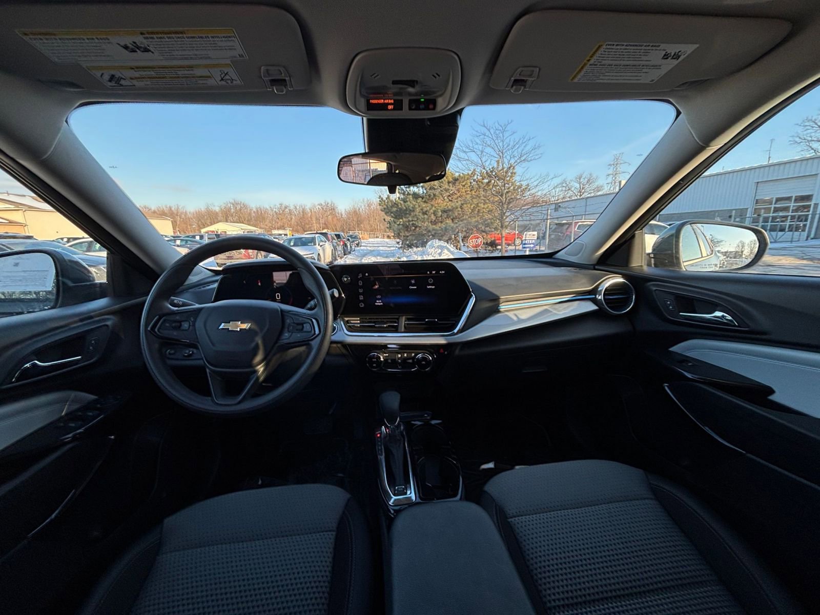 Thumbnail: 2025 Chevrolet Trax - 32