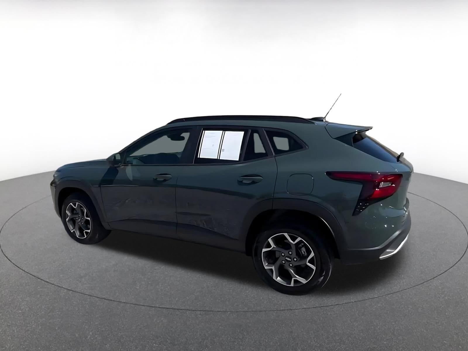 Thumbnail: 2025 Chevrolet Trax - 10