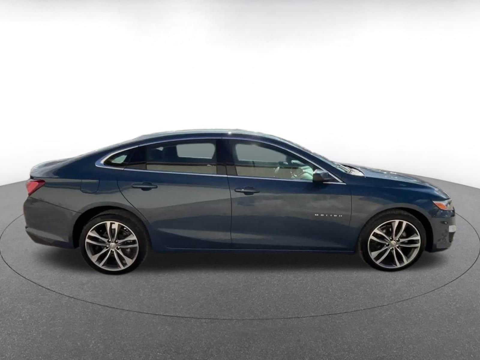 Thumbnail: 2024 Chevrolet Malibu - 16