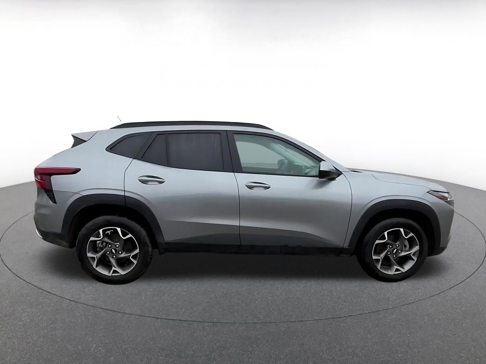 Thumbnail: 2025 Chevrolet Trax - 16