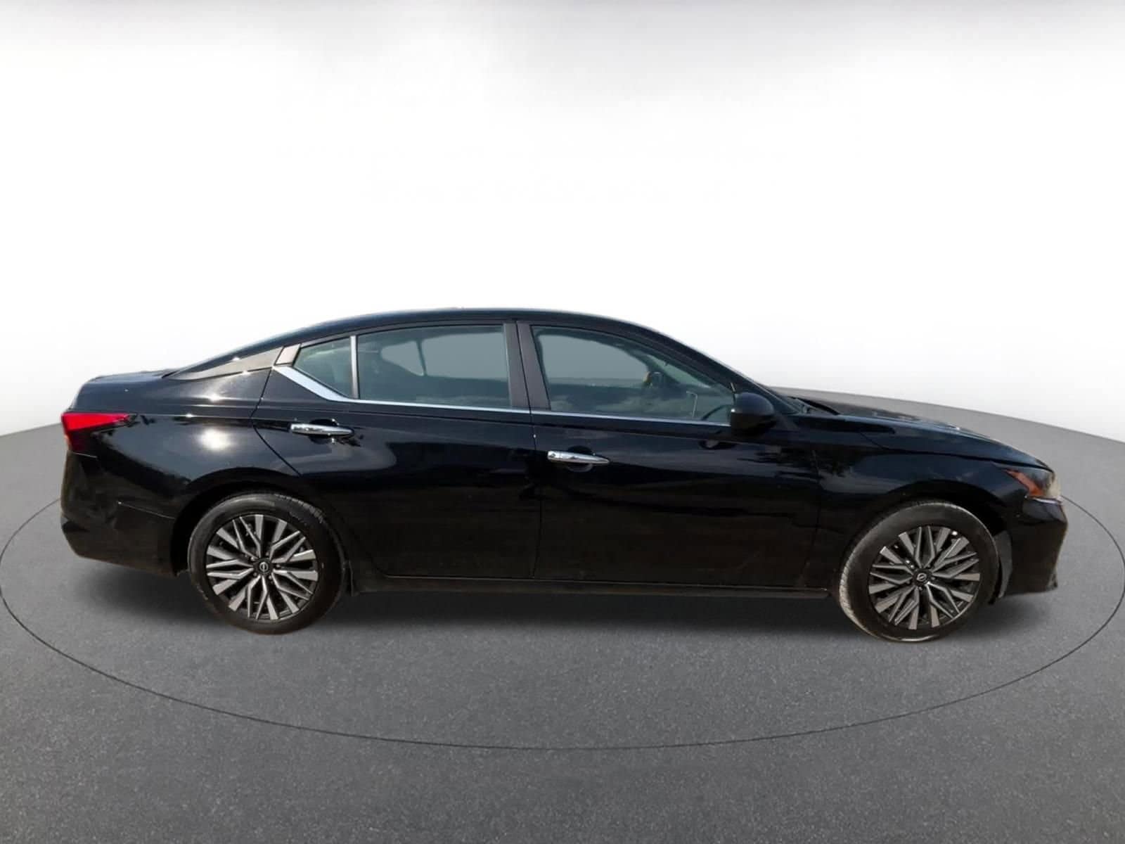 Thumbnail: 2025 Nissan Altima - 16