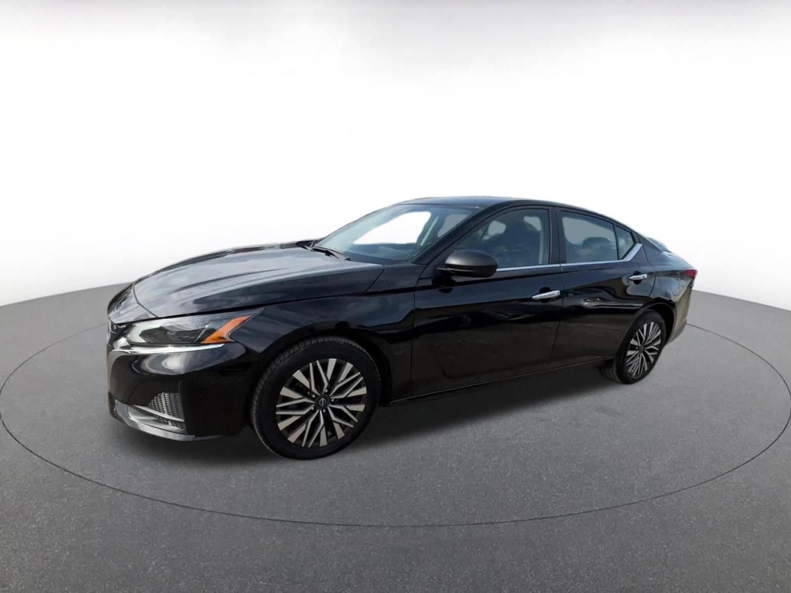 Thumbnail: 2025 Nissan Altima - 8