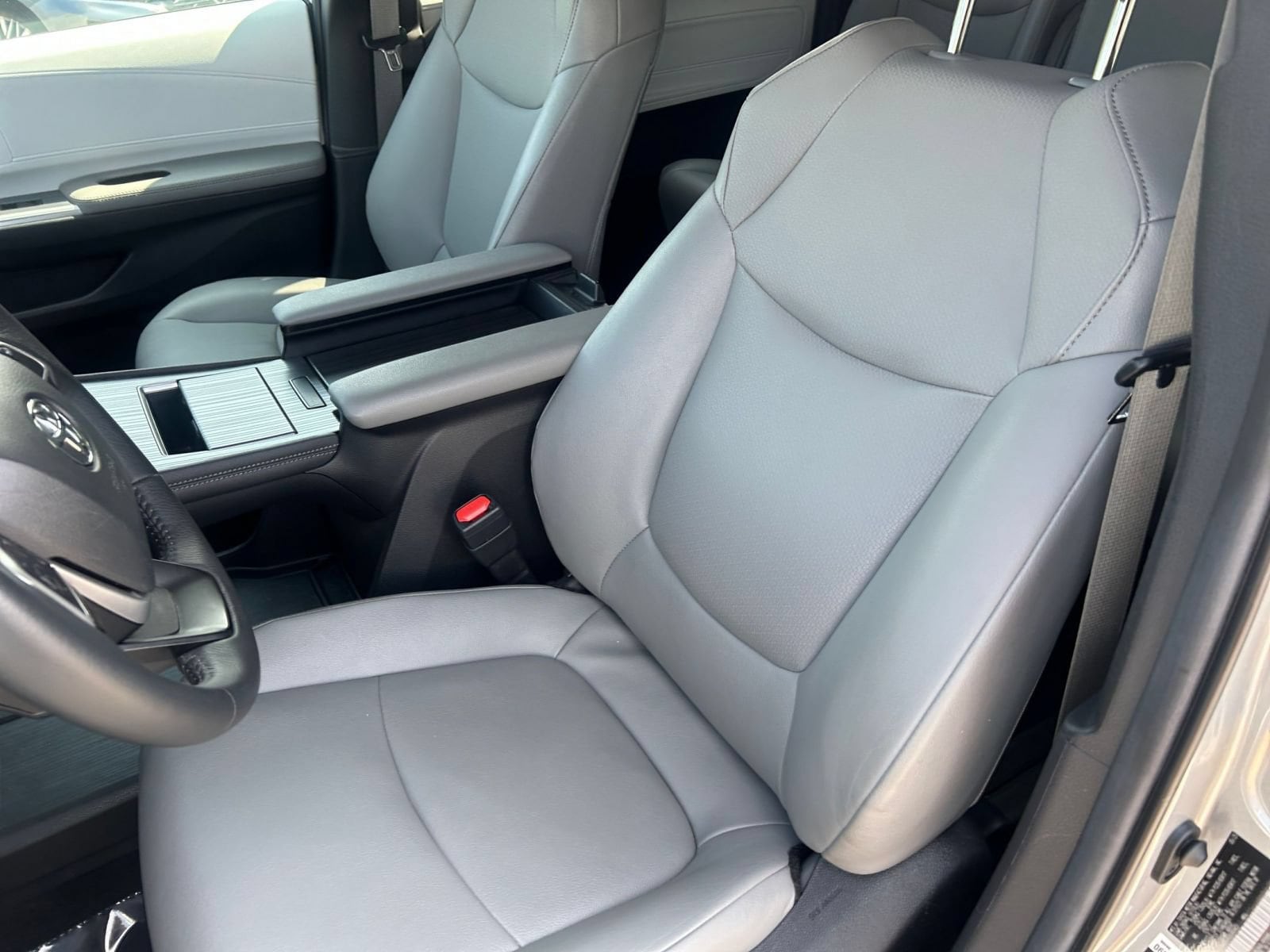 Thumbnail: 2025 Toyota Sienna - 35
