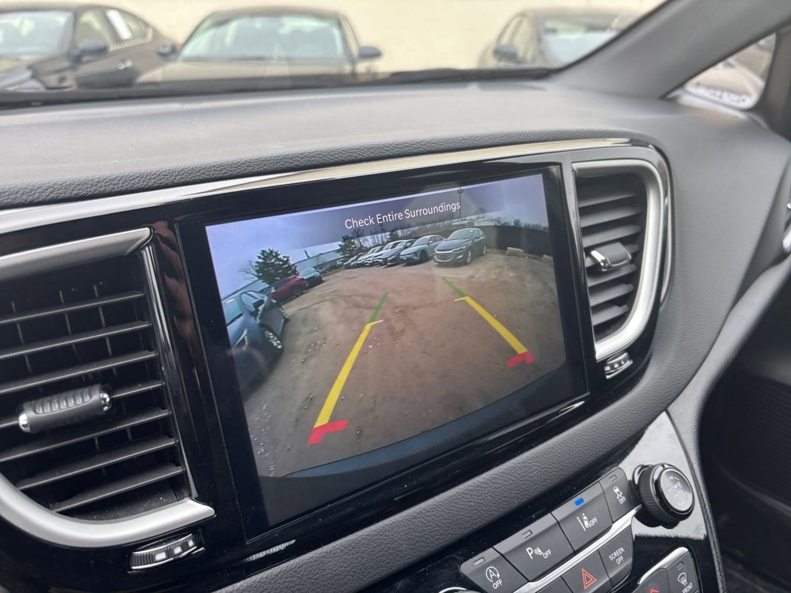 Thumbnail: 2025 Chrysler Pacifica - 25