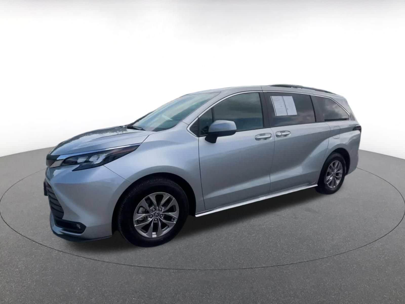 Thumbnail: 2025 Toyota Sienna - 6