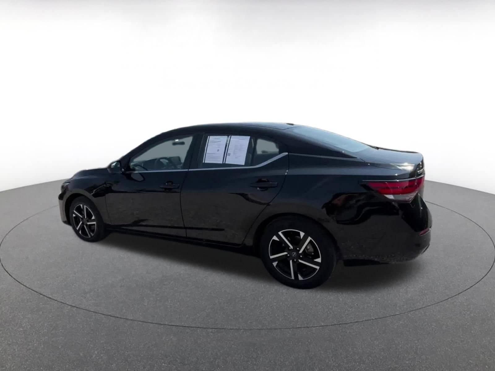 Thumbnail: 2025 Nissan Sentra - 10