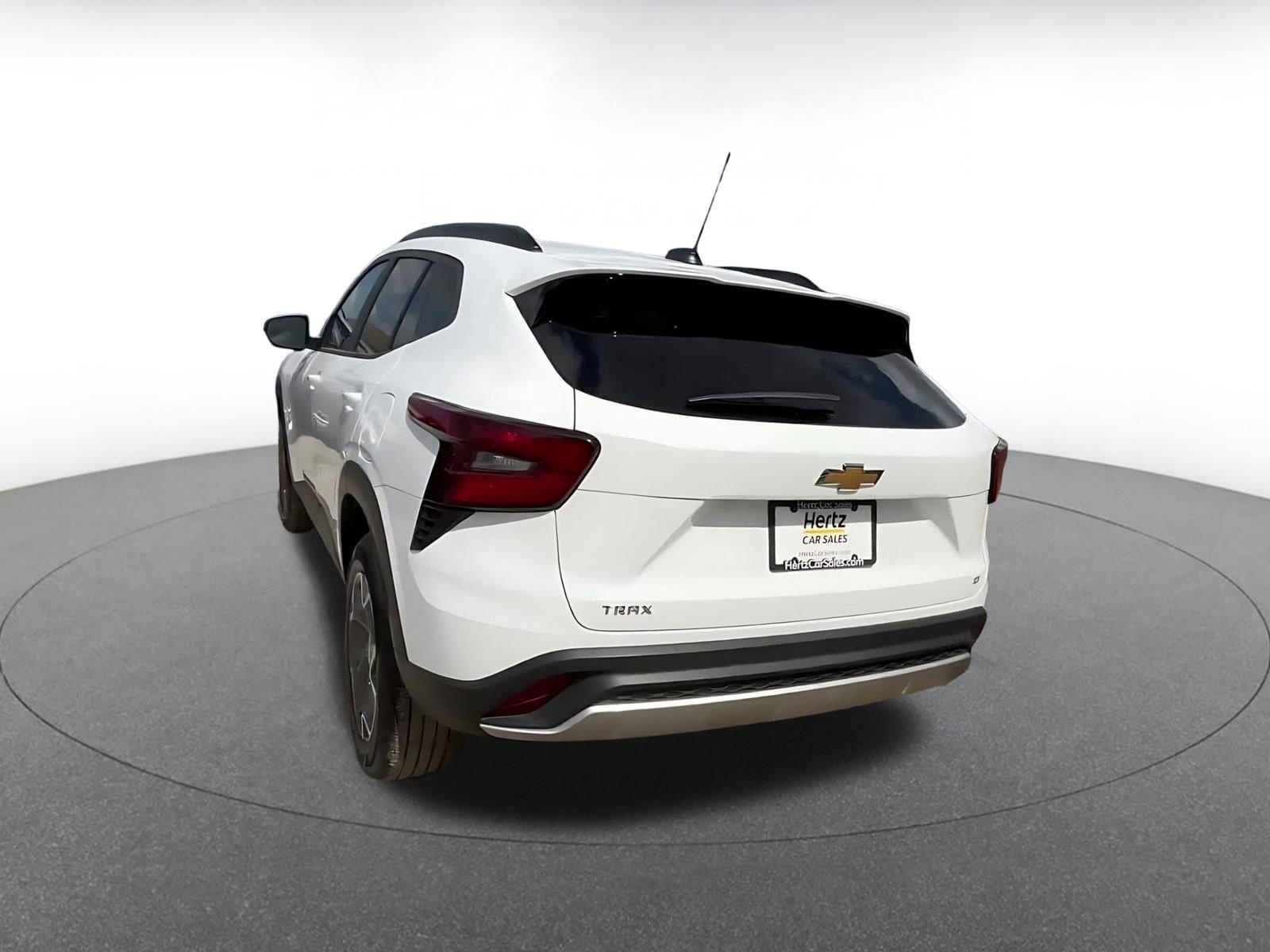 Thumbnail: 2025 Chevrolet Trax - 11