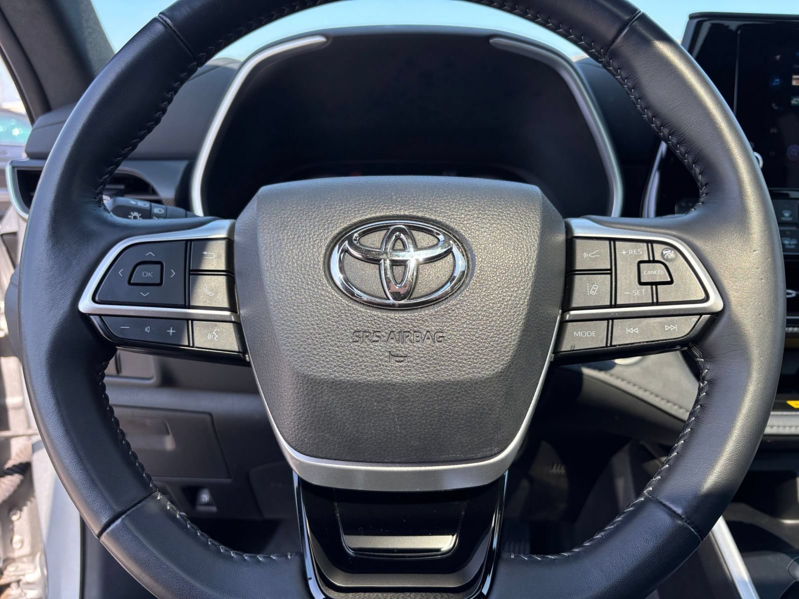 Thumbnail: 2025 Toyota Highlander - 30