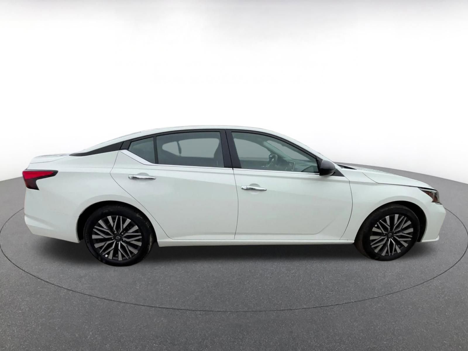 Thumbnail: 2025 Nissan Altima - 16
