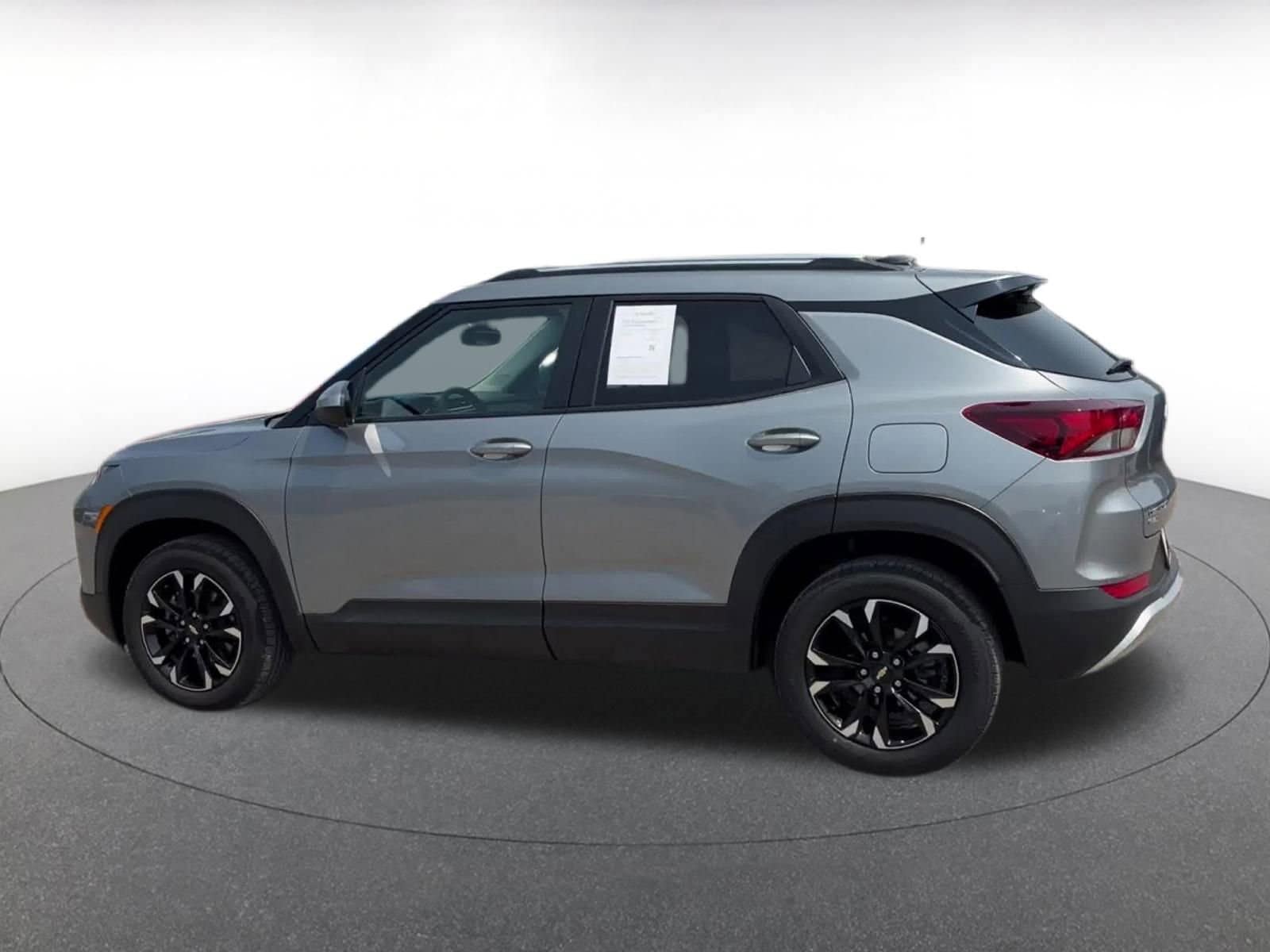 Thumbnail: 2023 Chevrolet TrailBlazer - 10