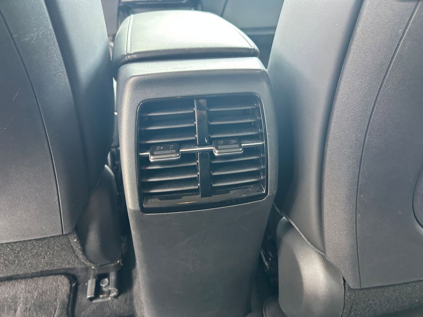 Thumbnail: 2023 Kia Niro - 29