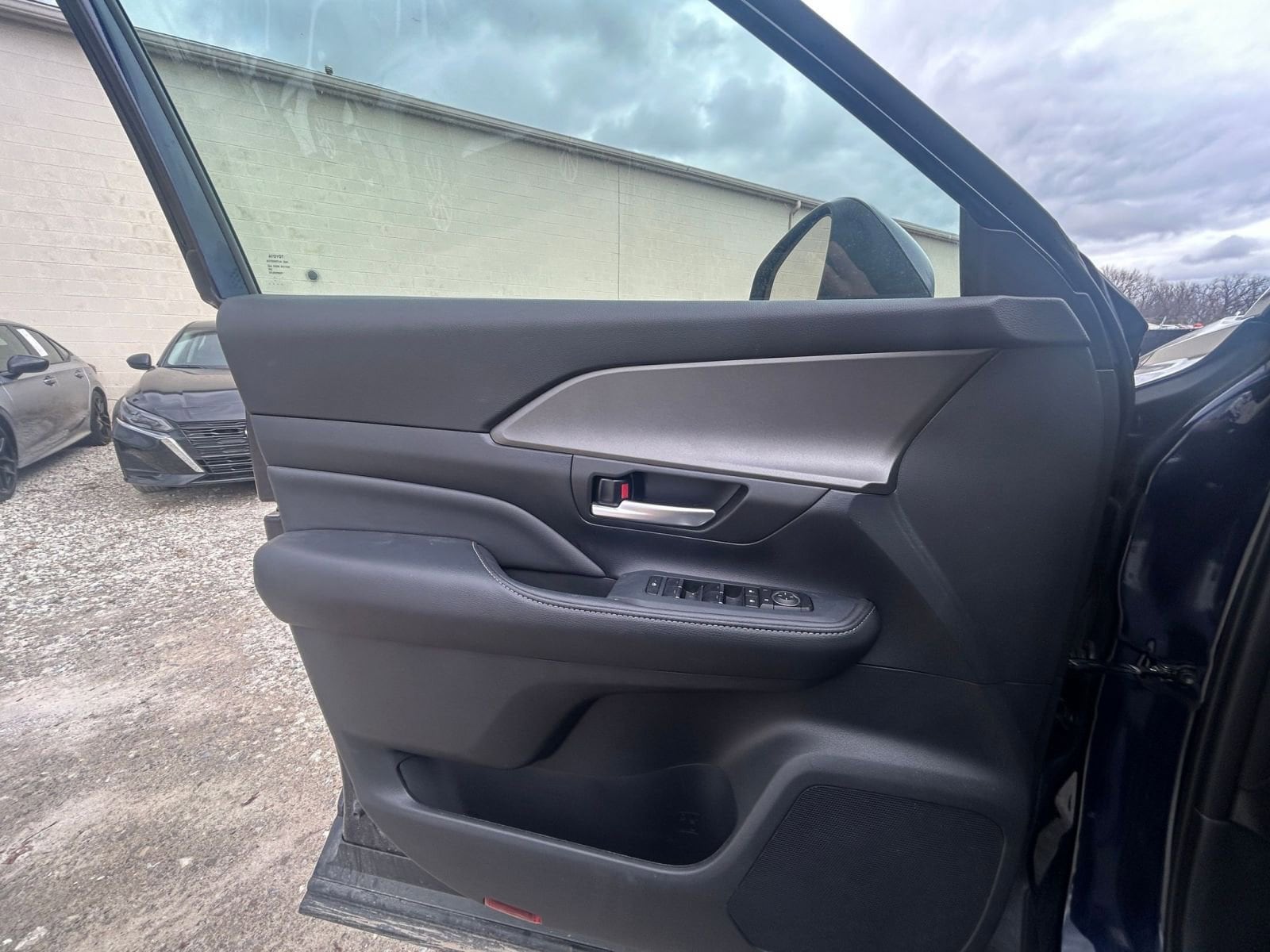 Thumbnail: 2025 Toyota Grand Highlander - 18